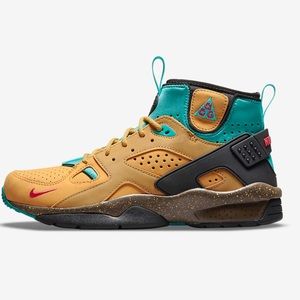 Like new-no box-NIKE ACG Air Mowab-Twine/gold/teal-Size 14